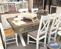 Prowansalski drewniany stół dla całej rodziny w dobrej cenie!